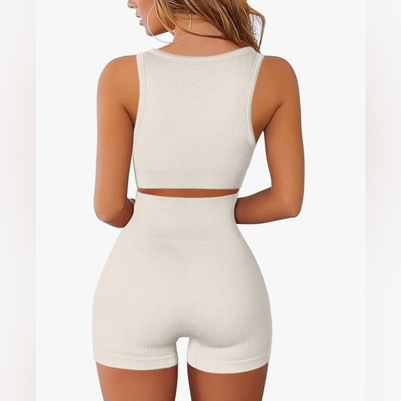 Amazon Seamless Ribbed Two Piece Workout Set - Picture 2 of 3